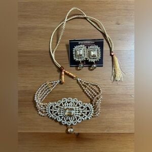 Beige crystal choker with earring